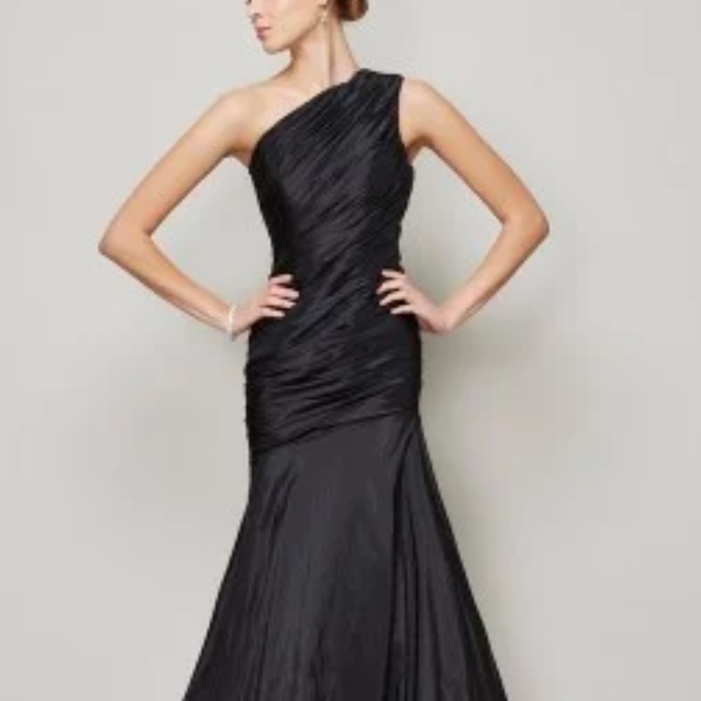 Black gown NWT US6
